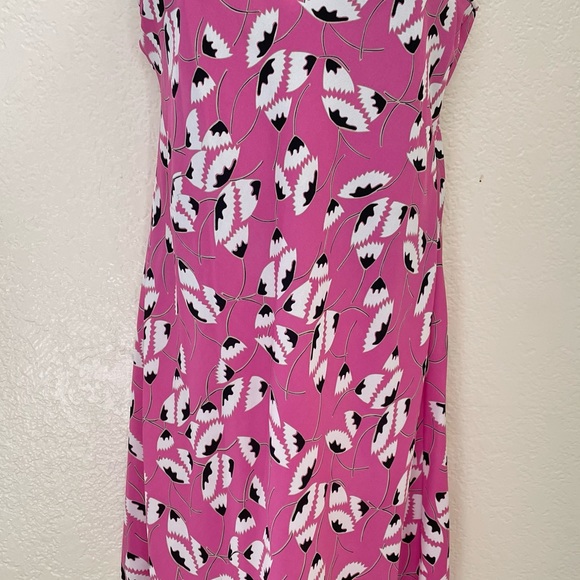 NWT Diane Von Furstenberg Dita Silk Dress in Dianthus Pink Lemonade, Small. - Picture 6 of 9